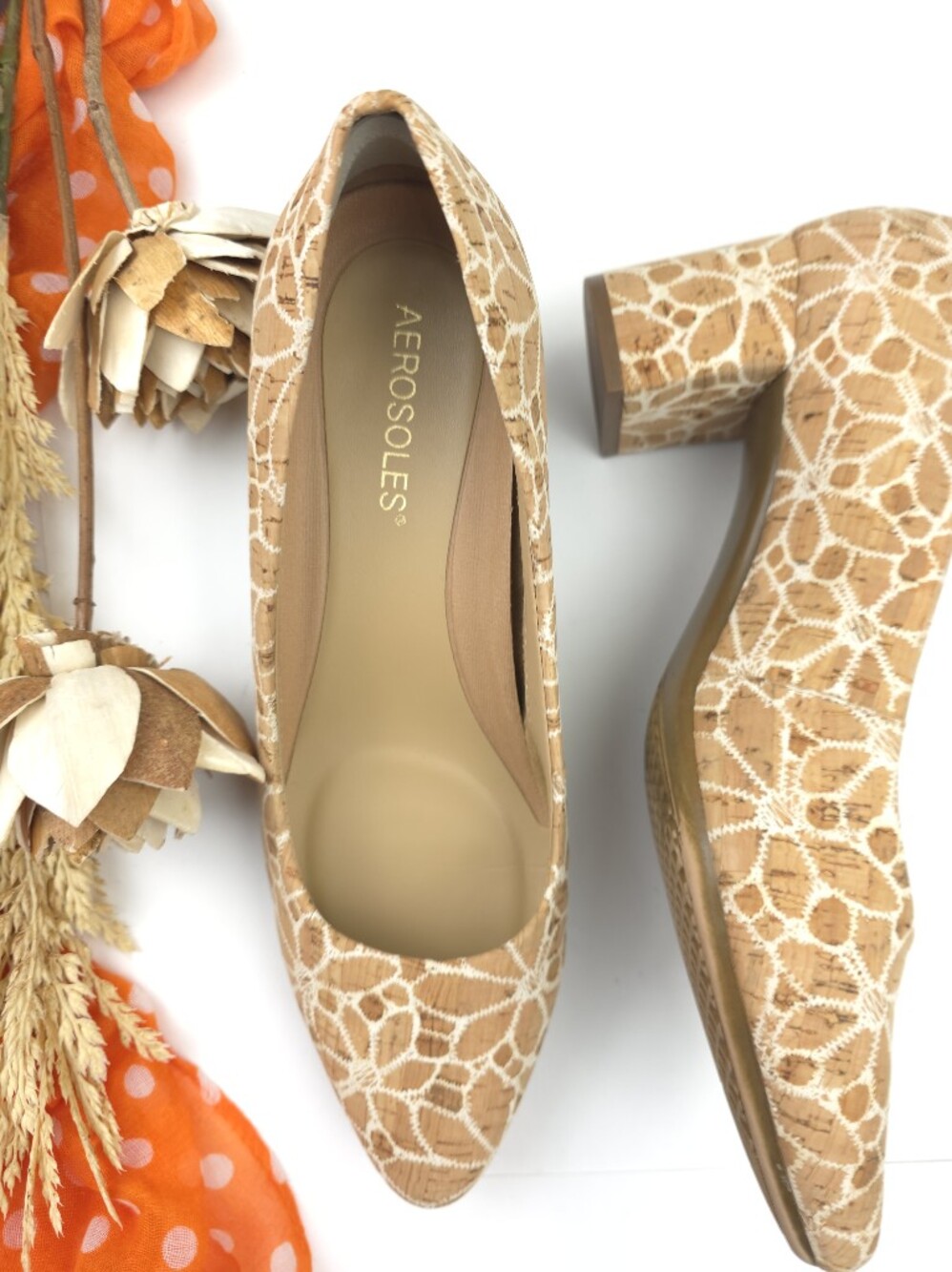 AEROSOLES Tan Cork-Patterned Low Block Heel Pumps Sz 8½ - Picture 5 of 8